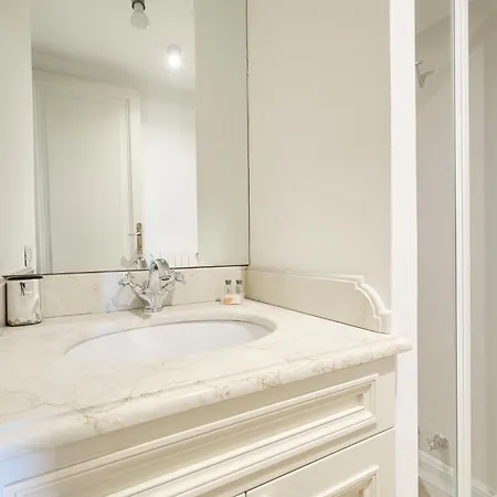 Elegante Quadrilocale Conciliazione - Mirable Pm Appartement