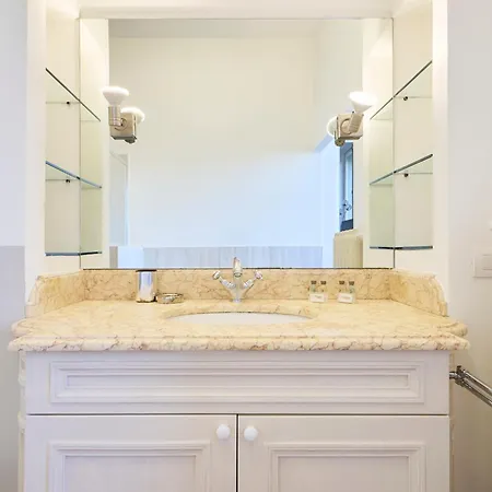 Apartment Elegante Quadrilocale Conciliazione - Mirable Pm